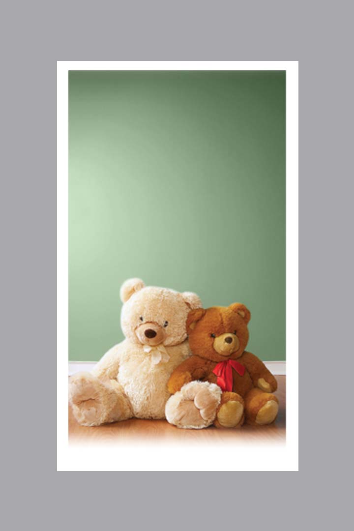 two teddy bears with gentle green background prayer card